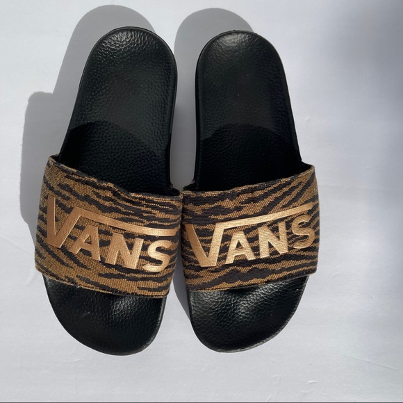 vans cheetah slides